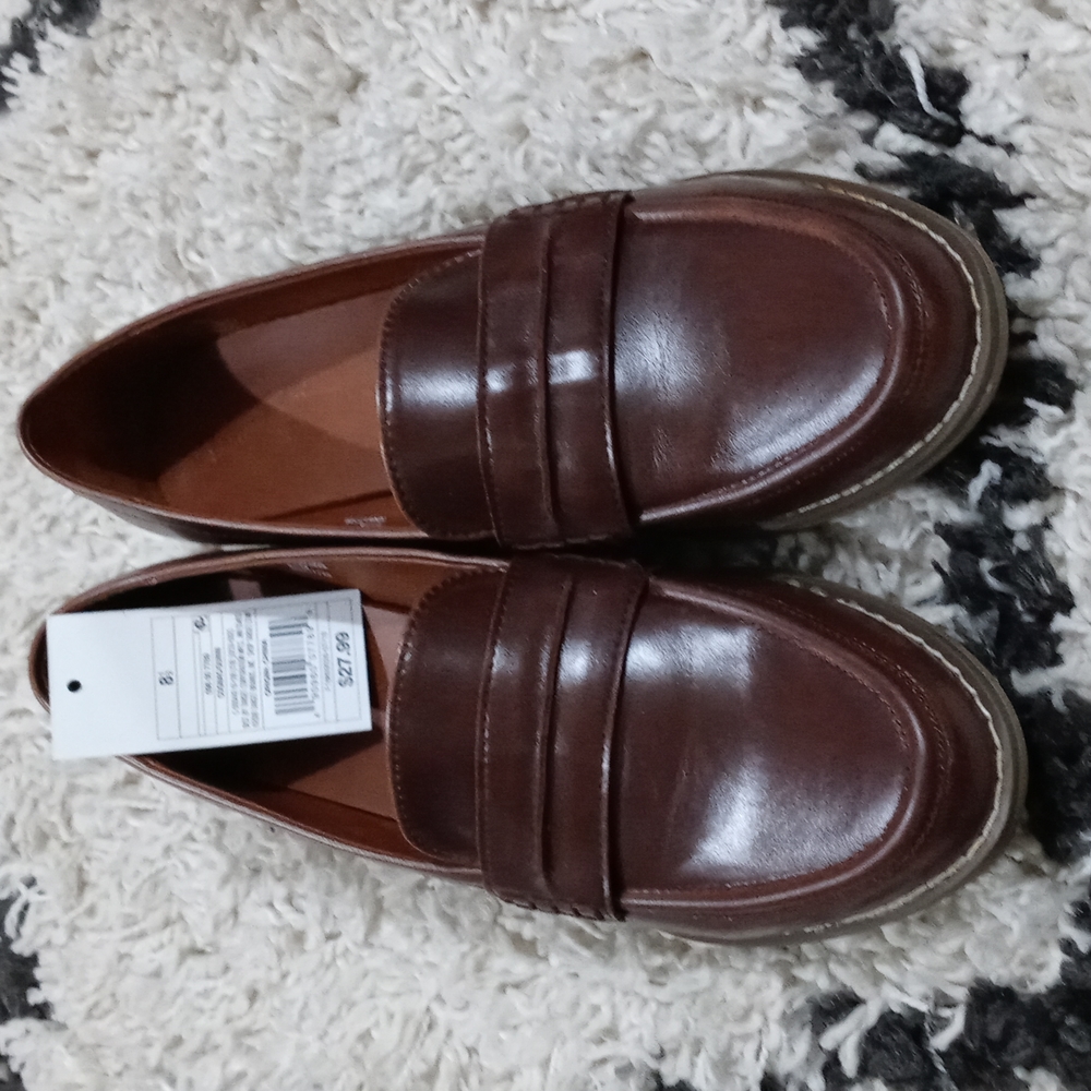 Womens Universal Threads brown loafers.  Size 8.5.  Worn once.